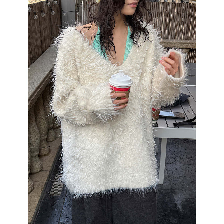 Women's Fluffy V-Neck Sweater in Shaggy Look Mune Fashion