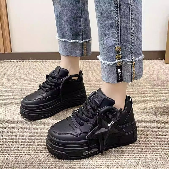 Women's sporty sneakers with trendy star motif and innovative cushioning Mune Fashion