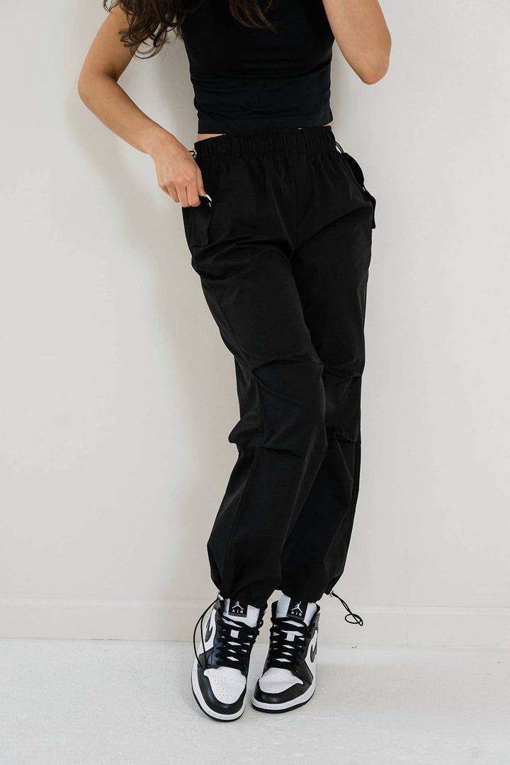 Women's cargo joggers with elastic waistband and drawstring Mune Fashion