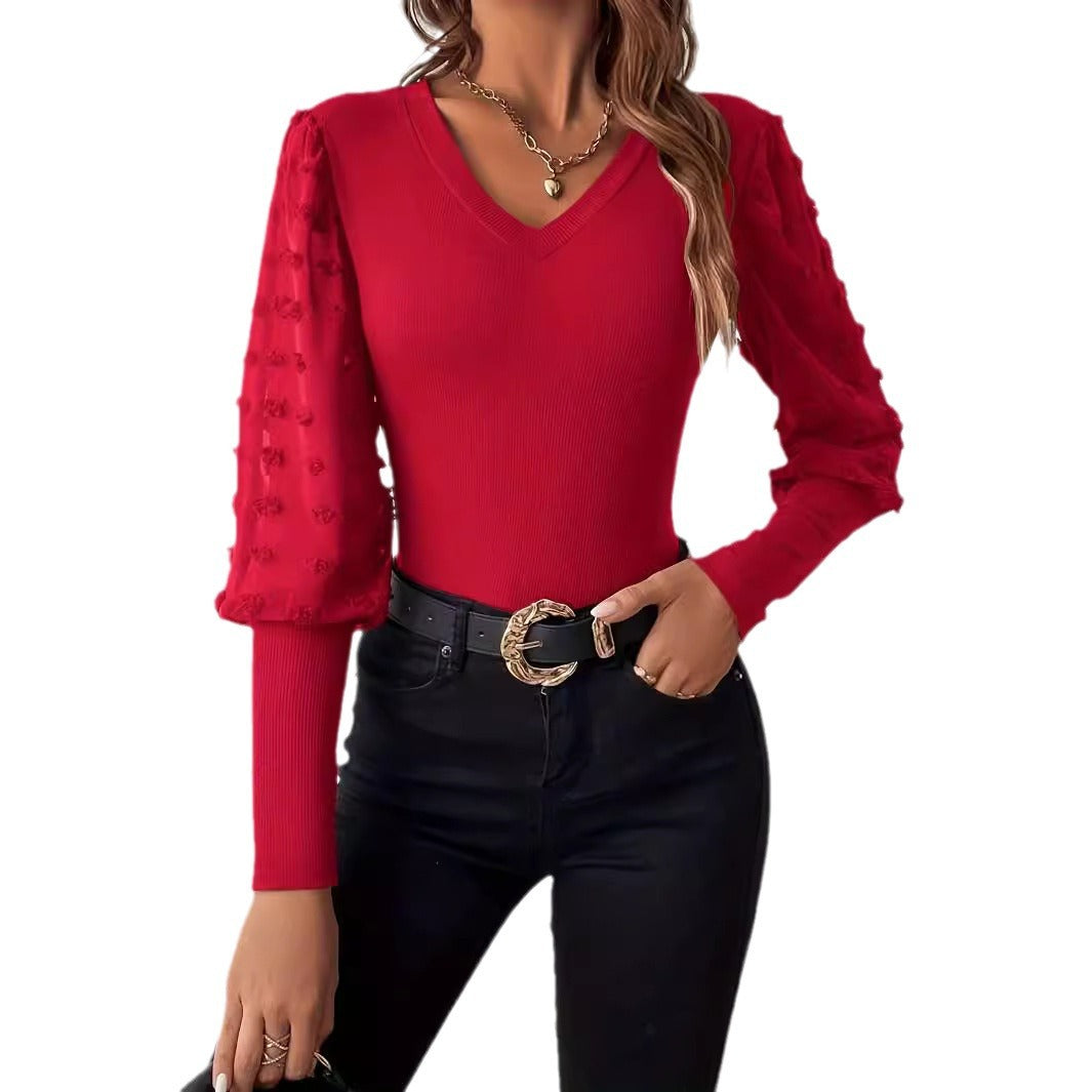 Ladies' fitted top with V-neck and transparent puff sleeves with three-dimensional flower applications Mune Fashion