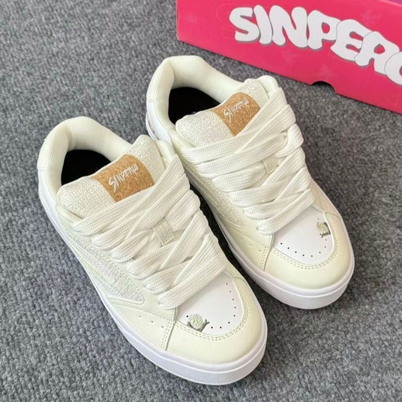 Ladies sporty sneakers with animal motifs and breathable surface structure Mune Fashion