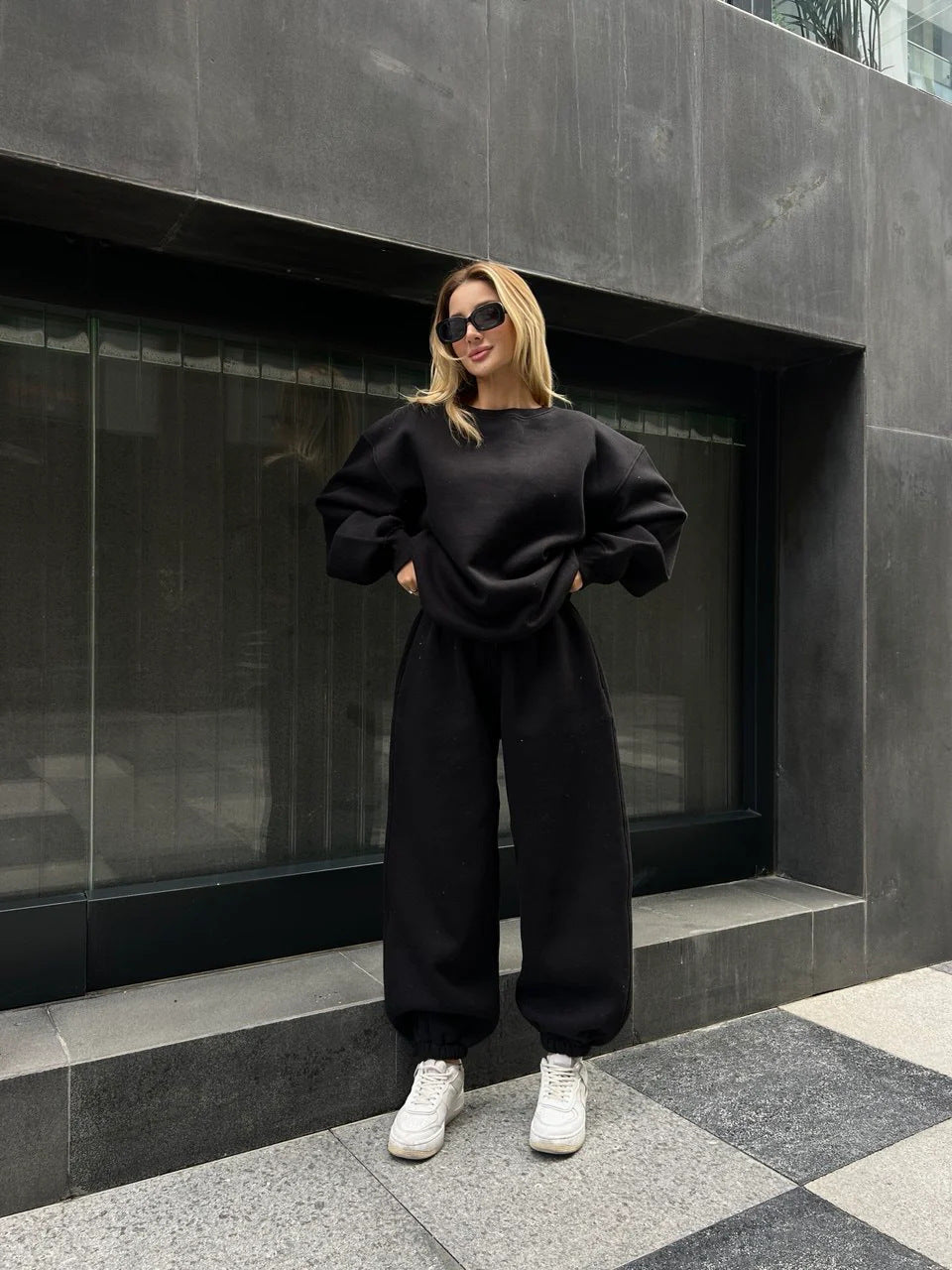 Women's Oversize Crewneck and High-Waist Drawstring Jogging Pants Set made of soft French Terry Mune Fashion