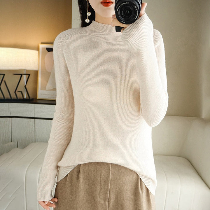 Women's slim-fit stand collar sweater made of lightweight fine knit with a fine ribbed structure Mune Fashion