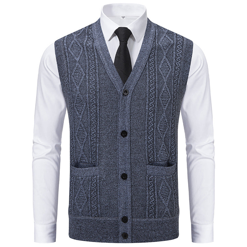 Men's V-neck knitted vest with cable pattern, continuous button placket and patch pockets Mune Fashion