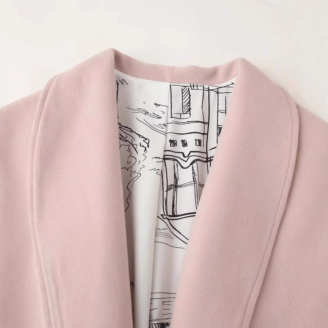 Women’s short jacket with wide shawl collar, tailored tie belt and patterned lining Mune Fashion