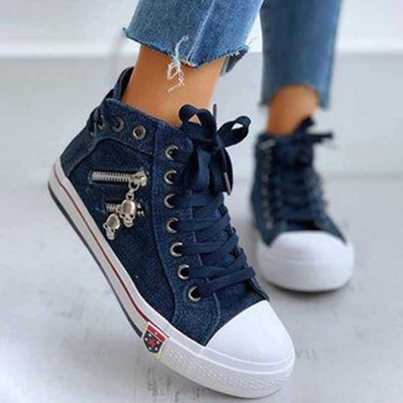 Ladies high sneaker in denim look with side zipper and decorative charms Mune Fashion