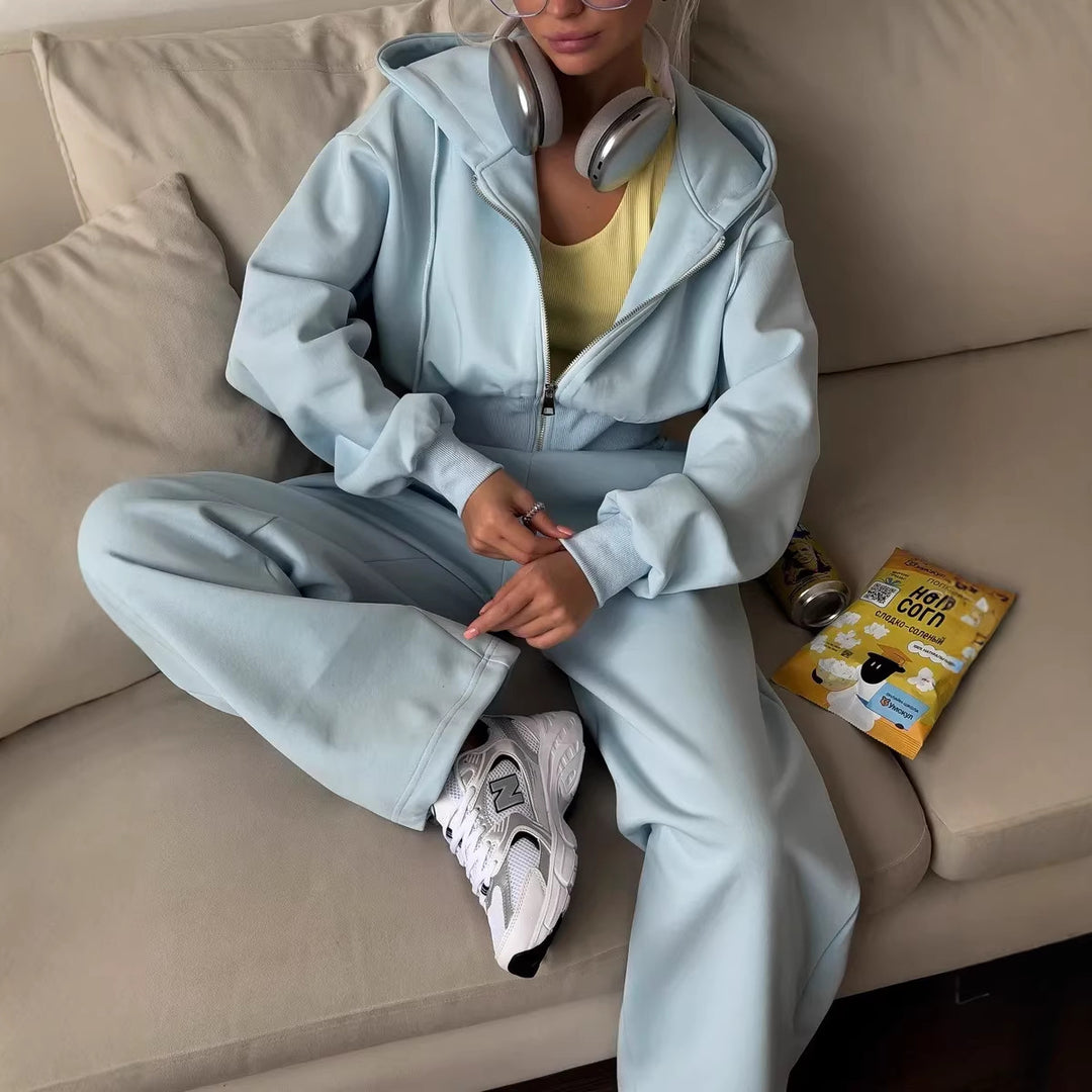 Women cropped zip-up hoodie with hood and high-cut relaxed jogging pants with elastic waistband Mune Fashion