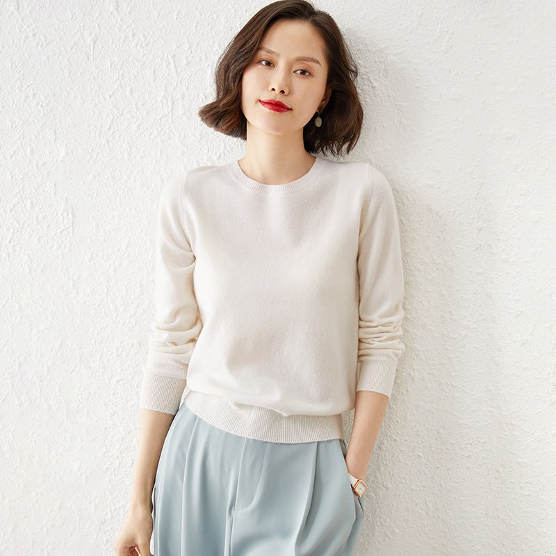 Women's Short-Cut Fine Knit Sweater with Round Neckline and Ribbed Hem Mune Fashion