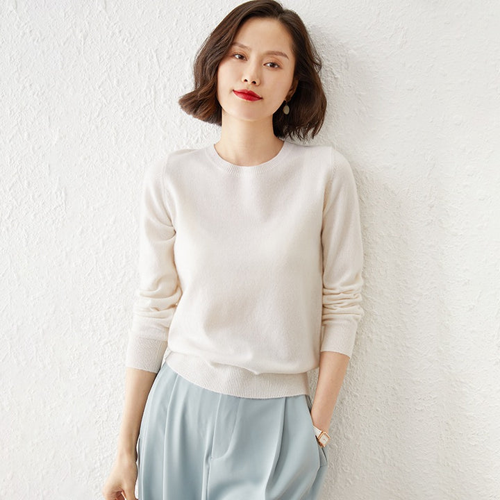 Women's Short-Cut Fine Knit Sweater with Round Neckline and Ribbed Hem Mune Fashion