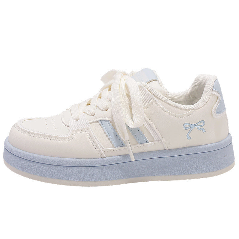Women's sporty sneakers with modern accents and comfortable cushioning Mune Fashion