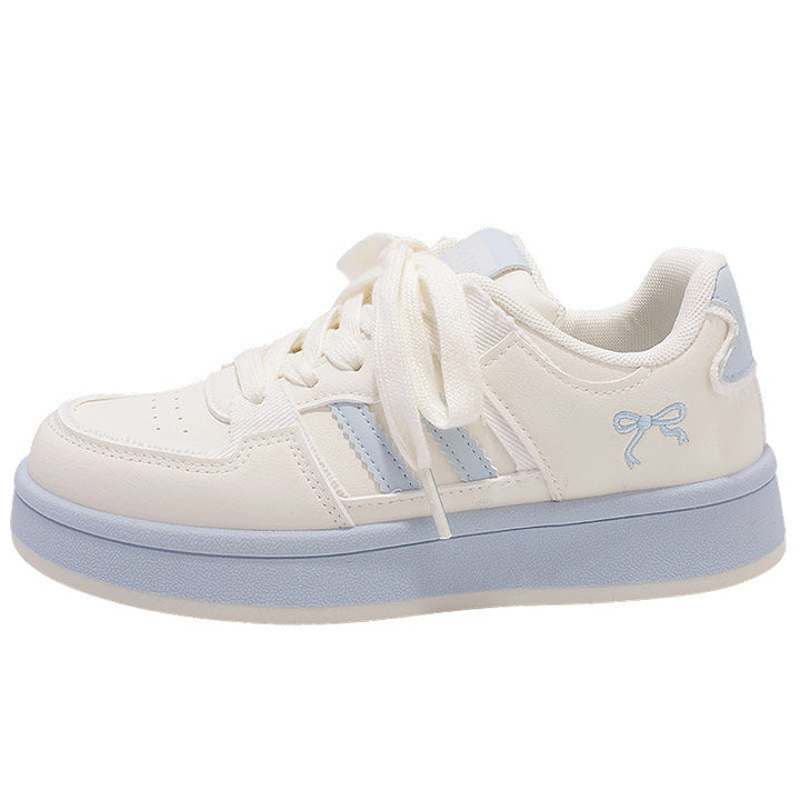 Women's sporty sneakers with modern accents and comfortable cushioning Mune Fashion