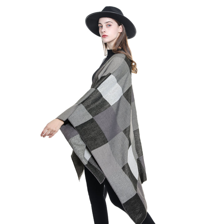 Women lightweight jacquard poncho with geometric pattern and asymmetric hem Mune Fashion
