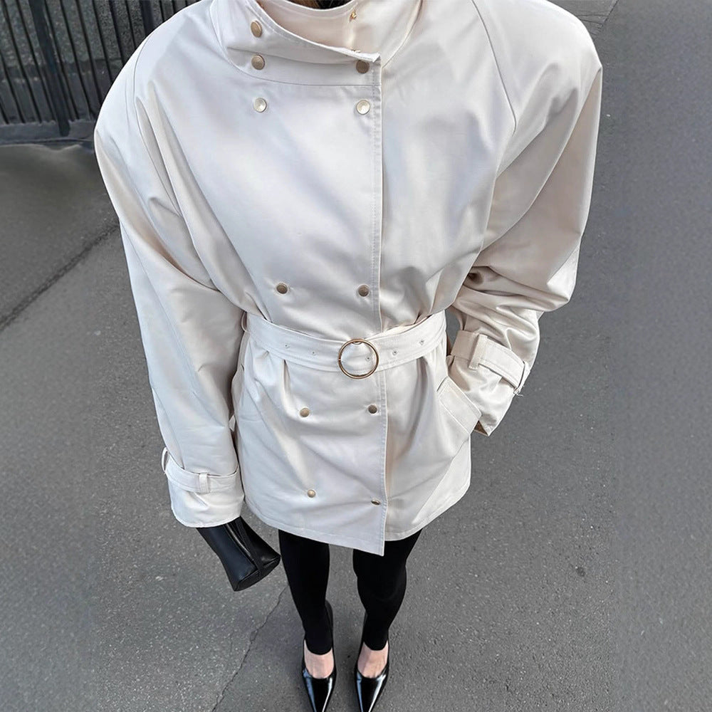 Women’s short trench coat in oversized look with extra wide lapel and snap button closure Mune Fashion