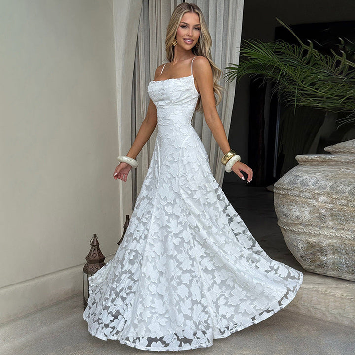 Women Elegant Evening Dress with Fine Floral Patterns and Sophisticated Details Mune
