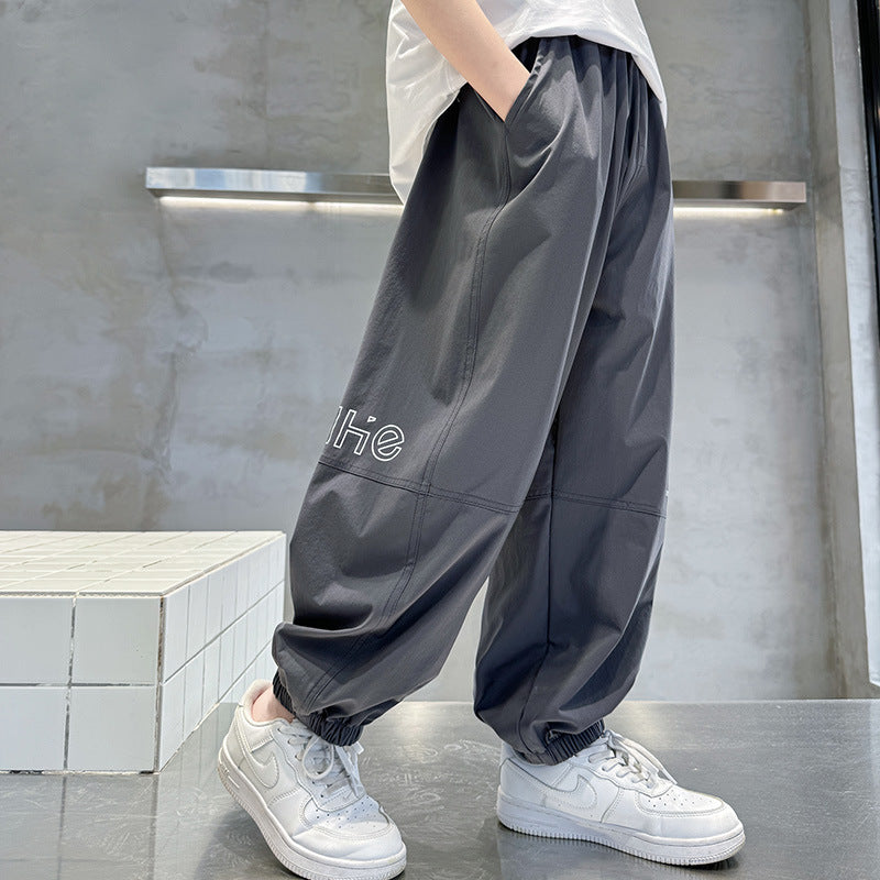 Unisex casual sports bermuda shorts with elastic waistband and practical pockets Mune Fashion