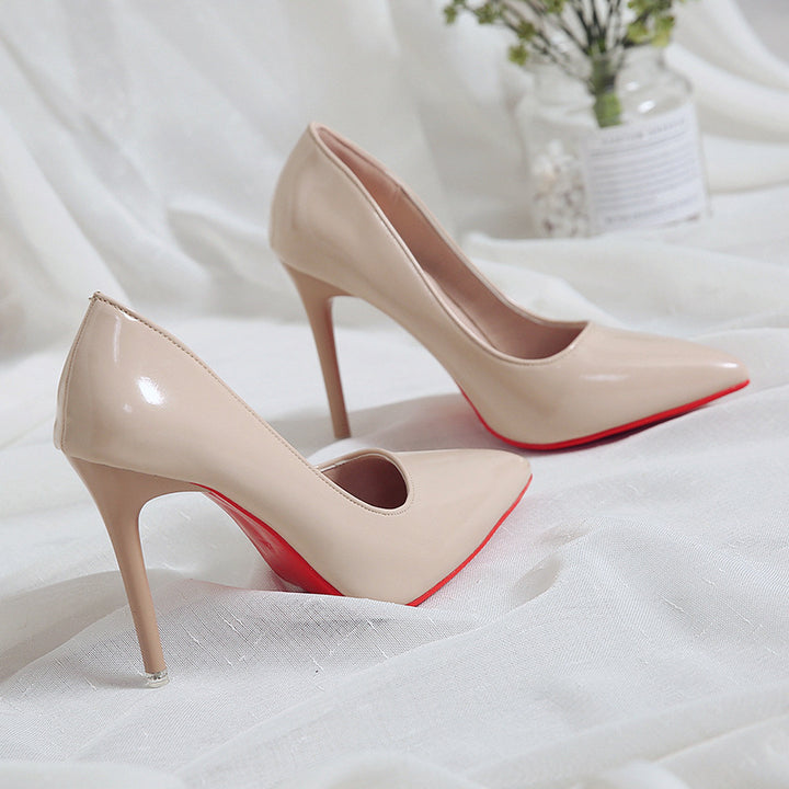 Women patent leather pumps with pointed toe cap and high stiletto heel Mune Fashion