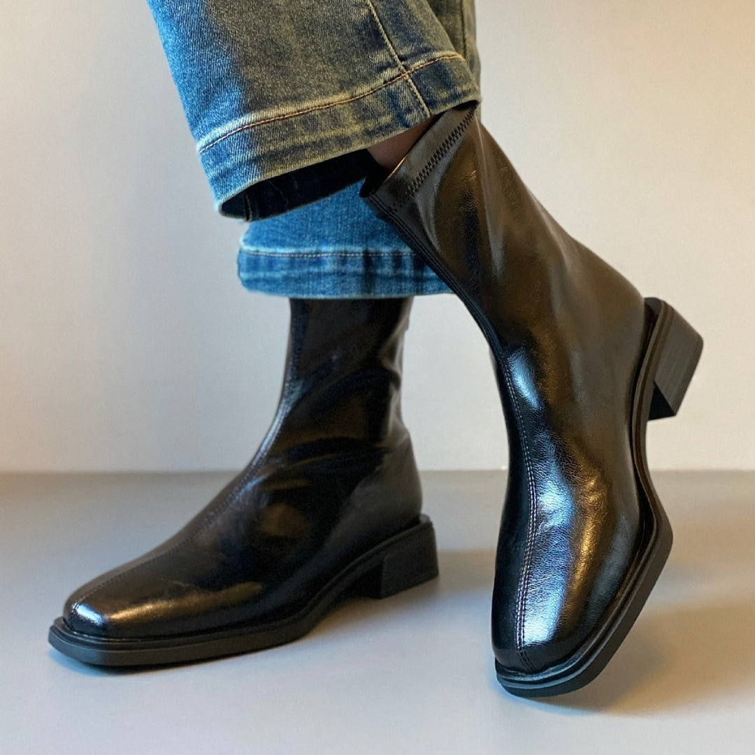 Women ankle boots in riding boot look made of soft smooth leather with square toe seam and stacked block heel Mune Fashion