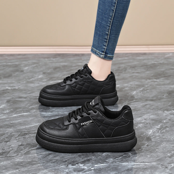 Unisex quilted platform sneaker made of synthetic leather with padded shaft and cushioned lightweight sole Mune Fashion