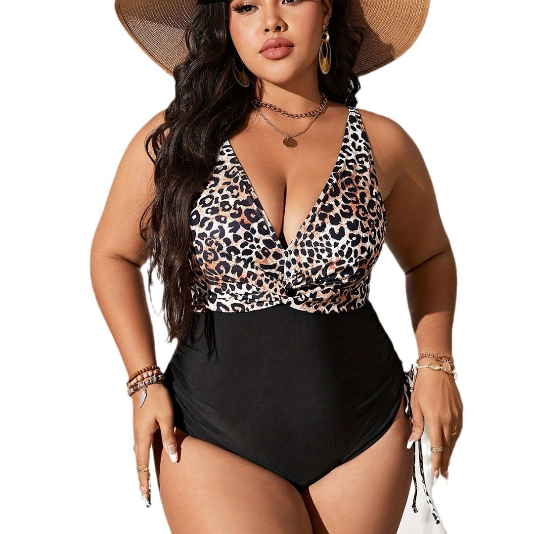 Women's Elegant Swimsuit with Fashionable Animal Motifs Mune Fashion