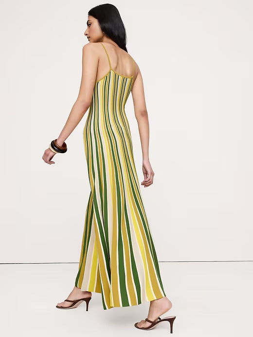 Ladies' elegant maxi dress in slip style with spaghetti straps, fitted cut and wide hem Mune Fashion