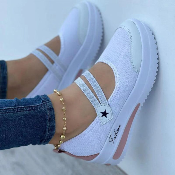 Women's ankle booties with medium-high funnel heel, pointed toe cap, and side zipper Mune Fashion