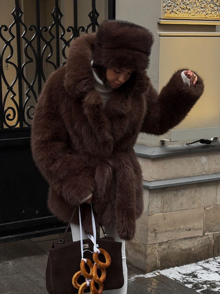 Women Voluminous Short Coat made of Faux Fur with Waist Belt and Oversized Shawl Collar Mune Fashion