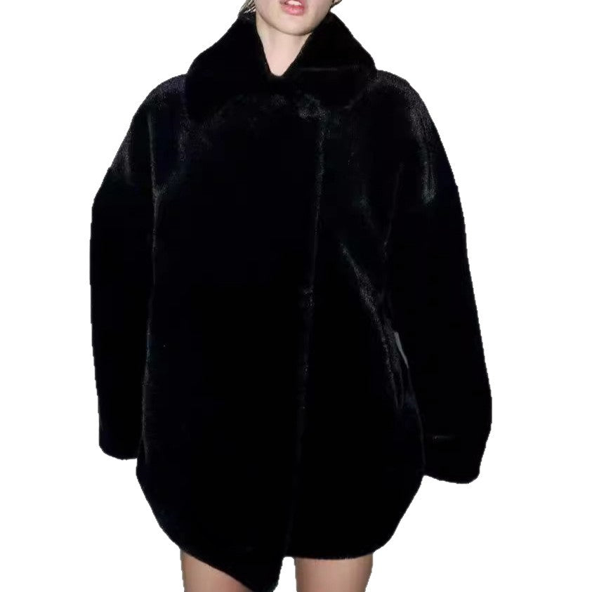 Women's boxy short coat made of silky shiny high-pile artificial fur with a large shawl collar Mune Fashion