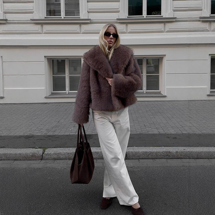 Ladies short jacket made of faux fur in a boxy fit with voluminous shawl collar Mune Fashion