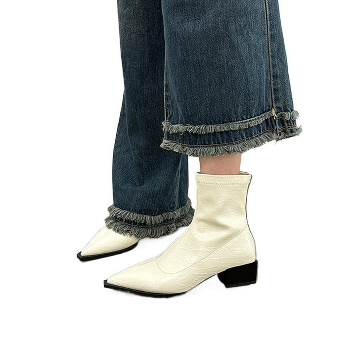 Ladies Elegant Ankle Boots with Pointed Toe and Block Heel Mune
