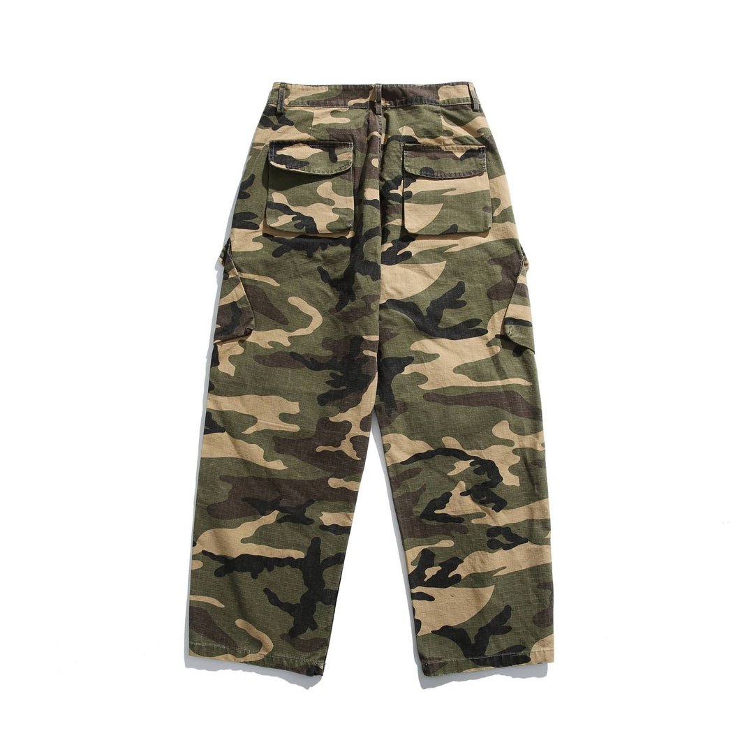 Men's cargo pants in a loose fit with camouflage pattern, large flap pockets, and ripstop look Mune Fashion