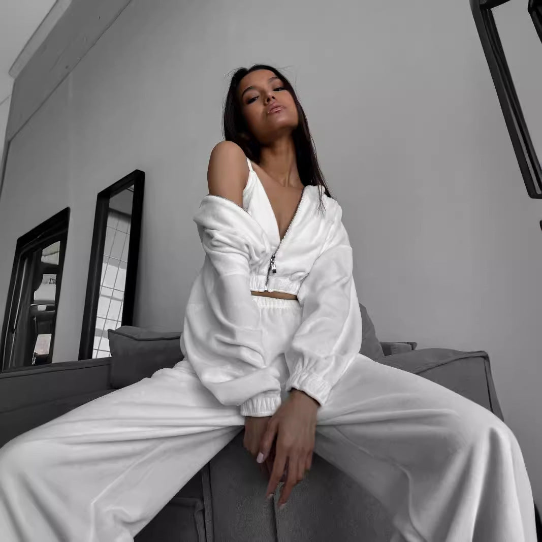Women's Velour Lounge Set with Short Zip Hoodie, Elastic High-Waist Jogging Pants and Bustier Mune Fashion