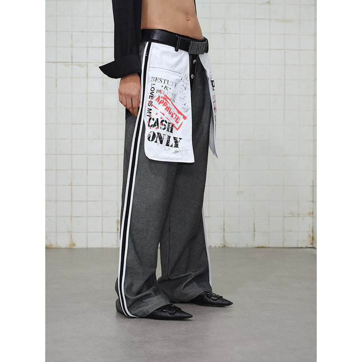 Women's Wide-Leg Cargo Jeans with Applied Graphic Patches and Contrast Stripes Mune Fashion
