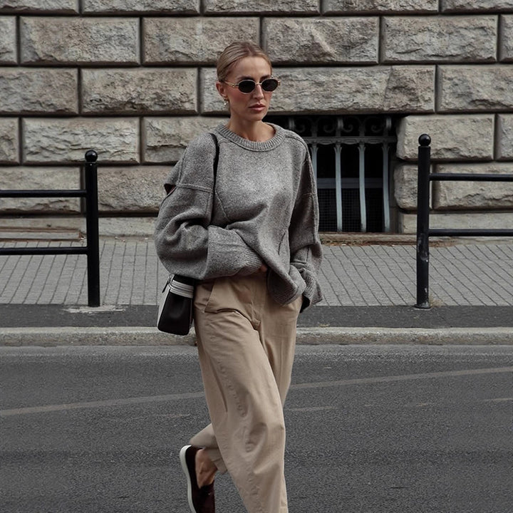 Women's Oversize textured knit sweater with extra-long balloon sleeves and round neck