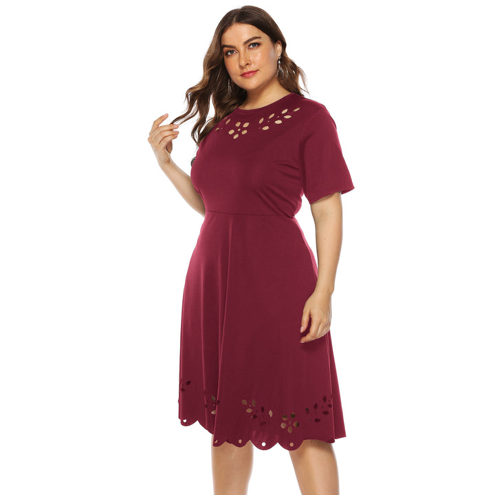 Women's elegant dress with neckline and ruffled hem Mune Fashion