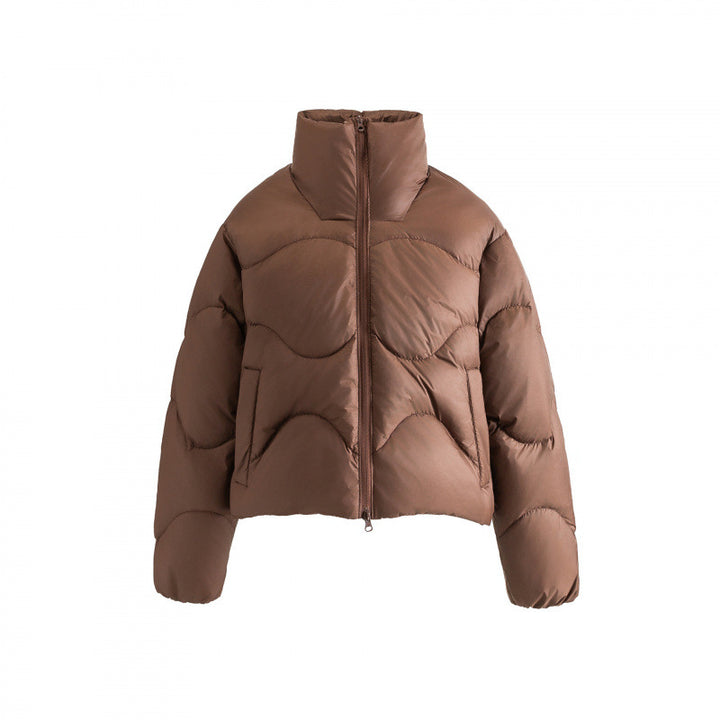 Women Short Quilted Jacket with High Collar and Wavy Quilting Mune Fashion