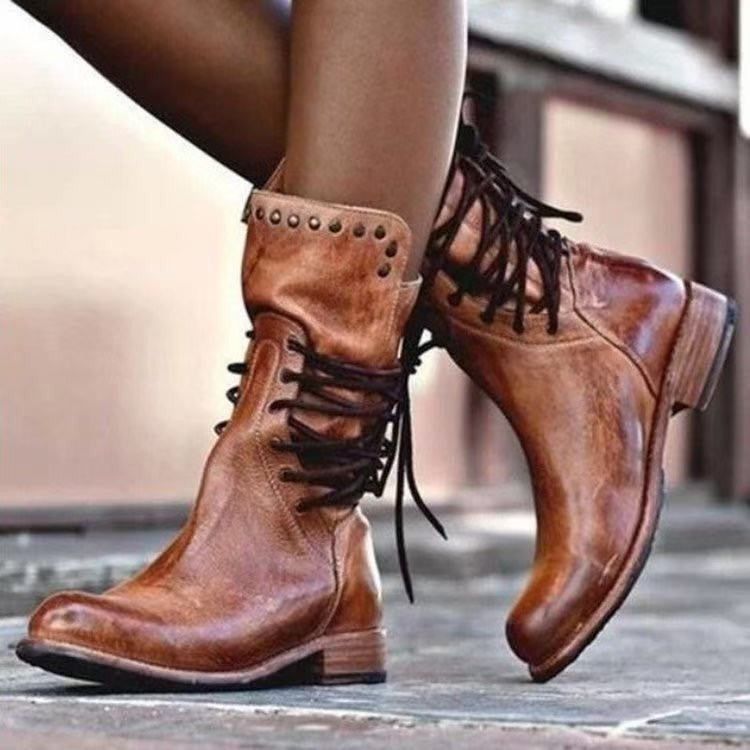 Women's lace-up boots in vintage look made of leatherette with studded details and low block heel Mune Fashion