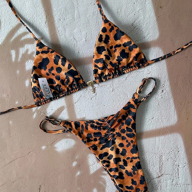 Women's triangle bikini with elegant animal patterns Mune Fashion