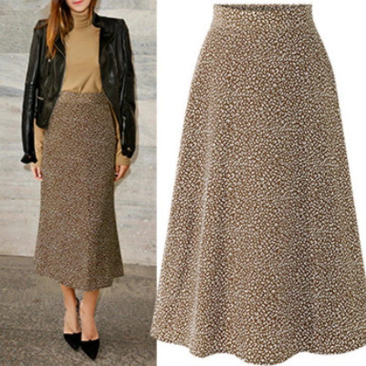 Women high-waisted A-line midi skirt made of boucle knit Mune Fashion