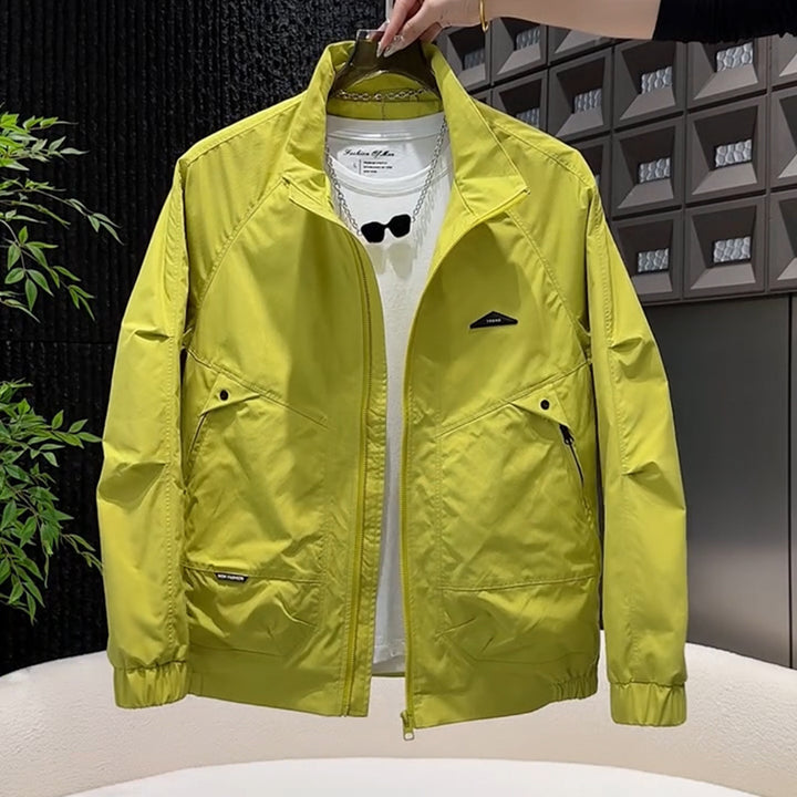 Men's Lightweight Windbreaker with Practical Storage Mune Fashion