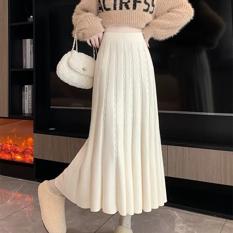 Ladies Elegant Pleated Skirt with Crocheted Pattern Mune Fashion