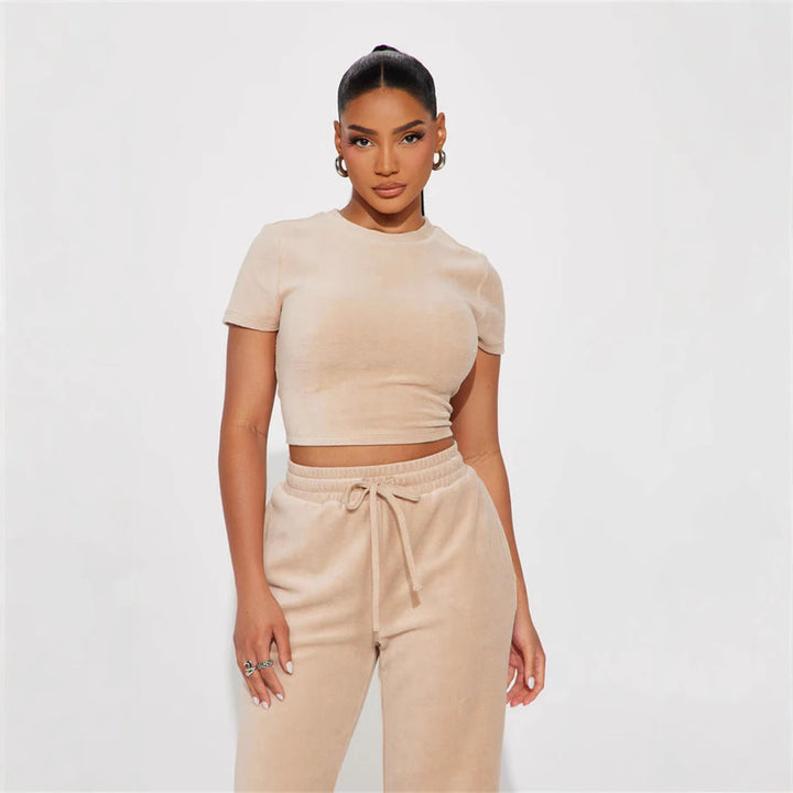 Women's velour loungewear set with cropped top and wide-cut high-waisted joggers Mune Fashion