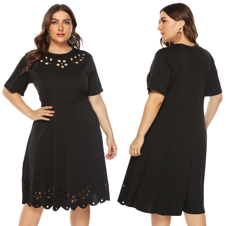 Women's elegant dress with neckline and ruffled hem Mune Fashion