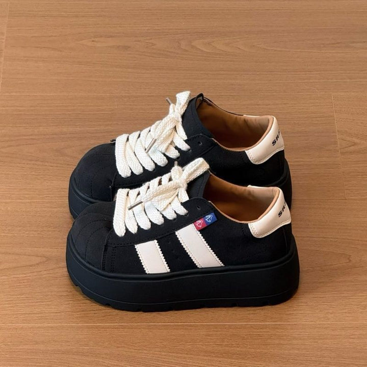 Women's Sporty Platform Sneakers with Durable Upper Material Mune Fashion