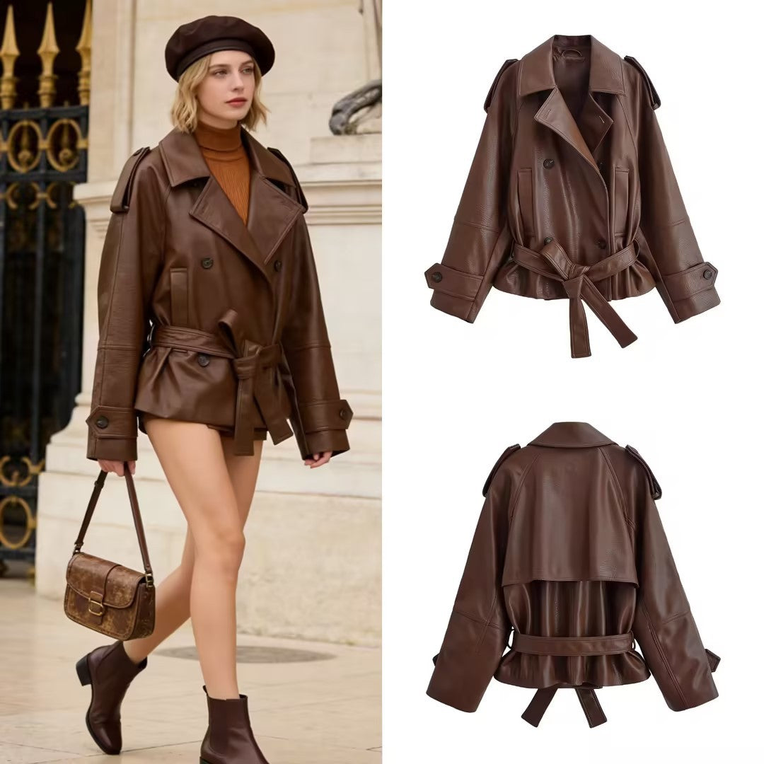 Women's short faux leather trench coat with waist belt and shoulder patches Mune Fashion