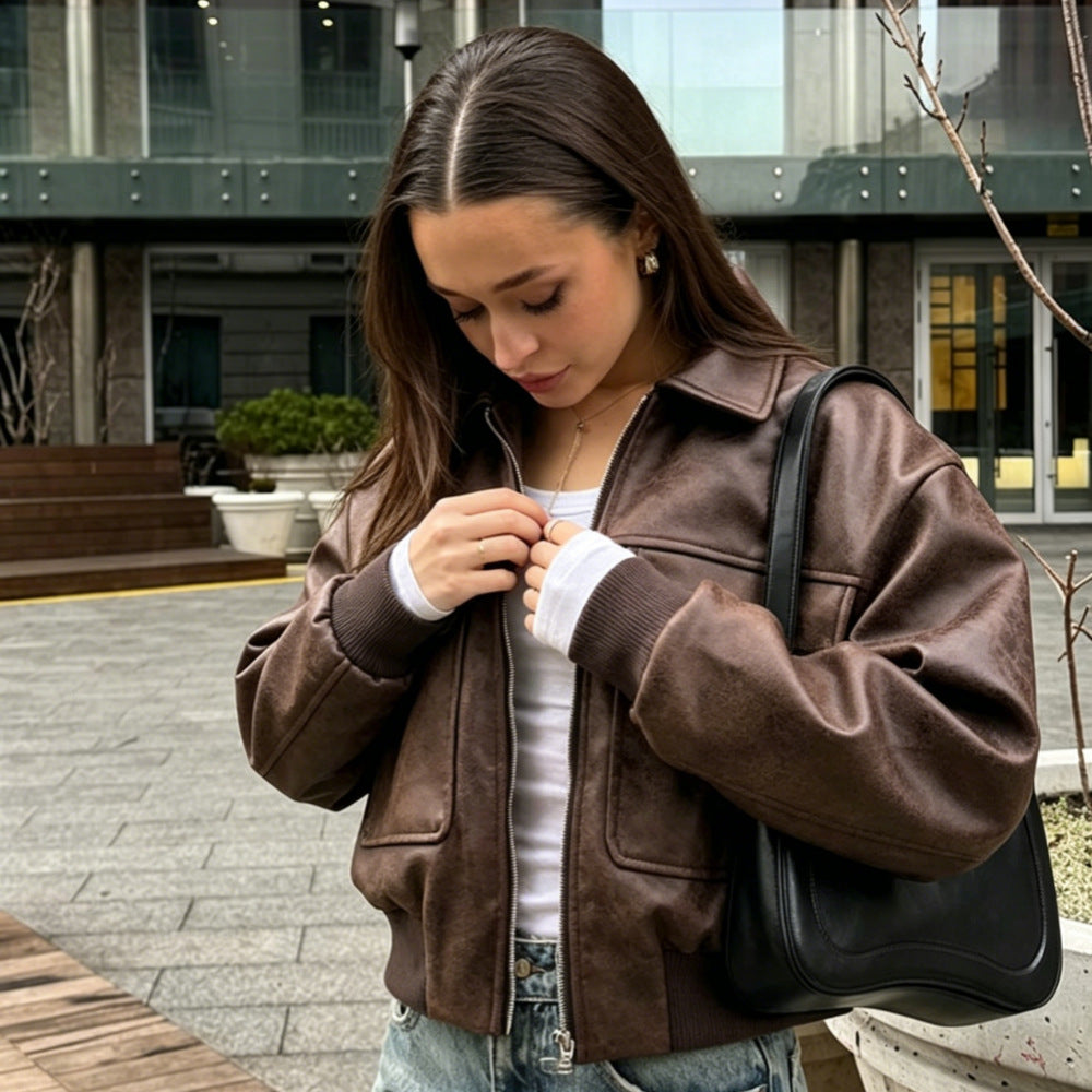Women's short bomber jacket in suede look with large flap pockets and ribbed cuffs Mune Fashion