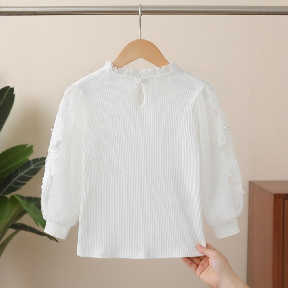 Girl's blouse with puff sleeves and floral lace trim Mune Fashion