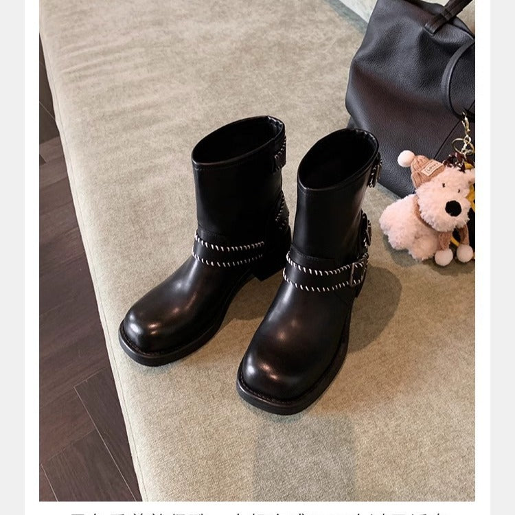 Women's biker ankle boots made of smooth leather with decorative stitching, double straps and durable tread sole Mune Fashion