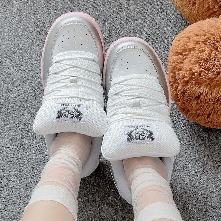Women's sporty sneakers with breathable upper material and padded sole Mune Fashion
