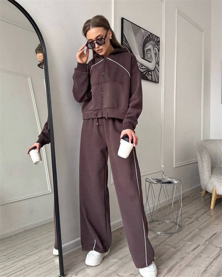 Women's hooded jacket and wide jogging pants set with contrast seams Mune Fashion