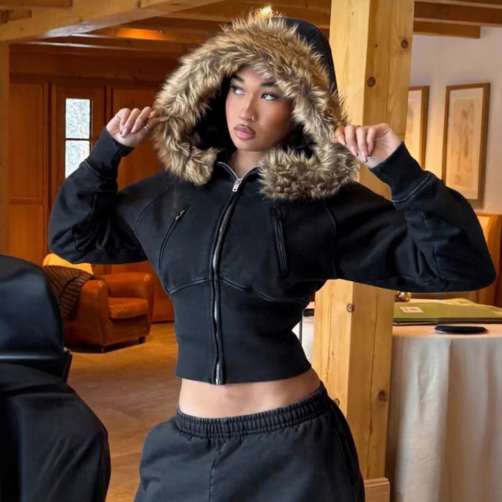Women's short cut hoodie with faux fur hood, zipper and fitted cuff Mune Fashion
